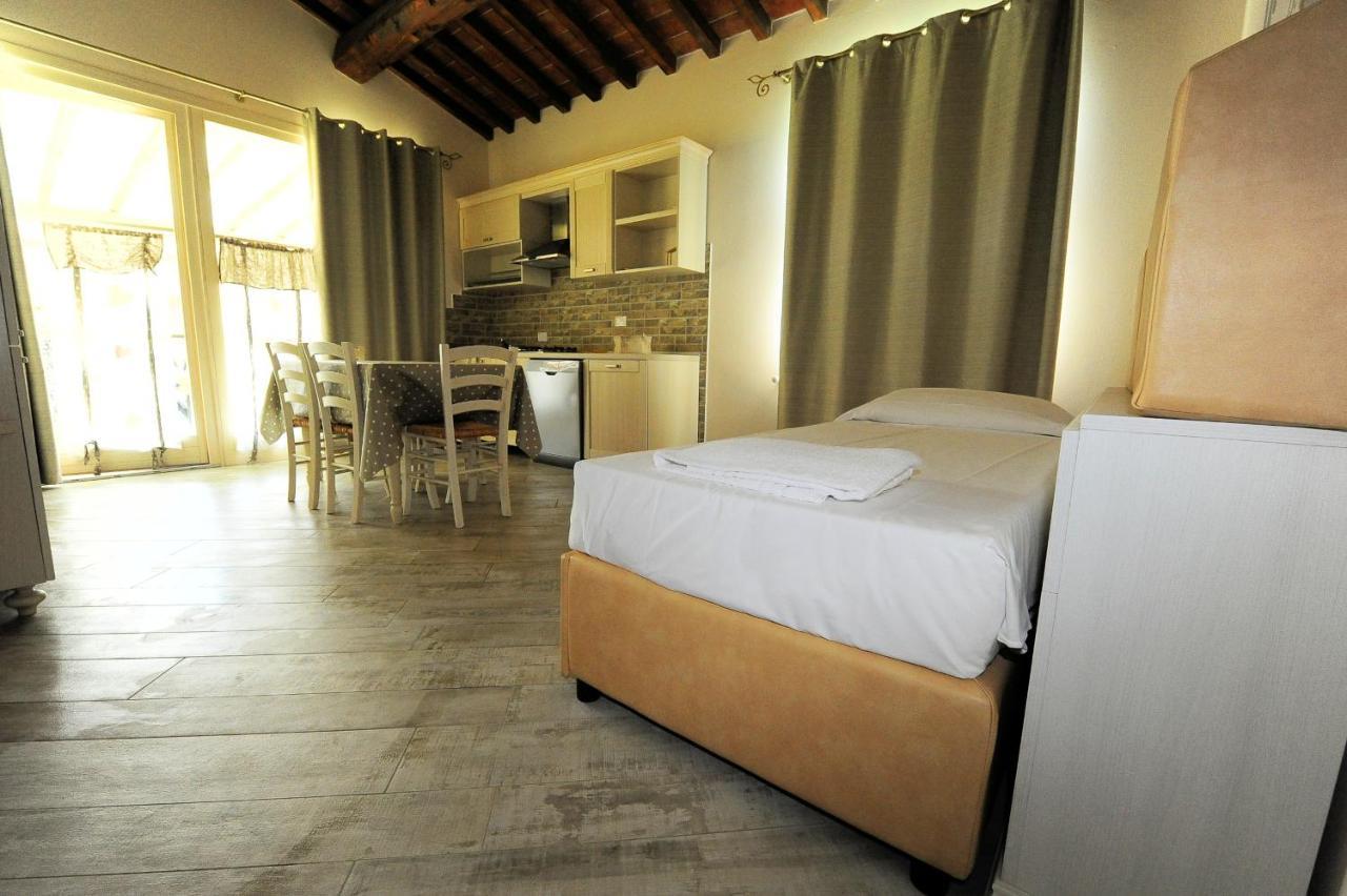 Апарт готель Fattoria Palazzeta - Pet & Family Friendly Чечина Екстер'єр фото