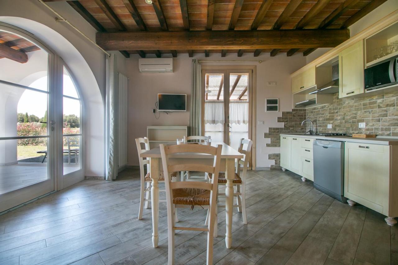 Апарт готель Fattoria Palazzeta - Pet & Family Friendly Чечина Екстер'єр фото
